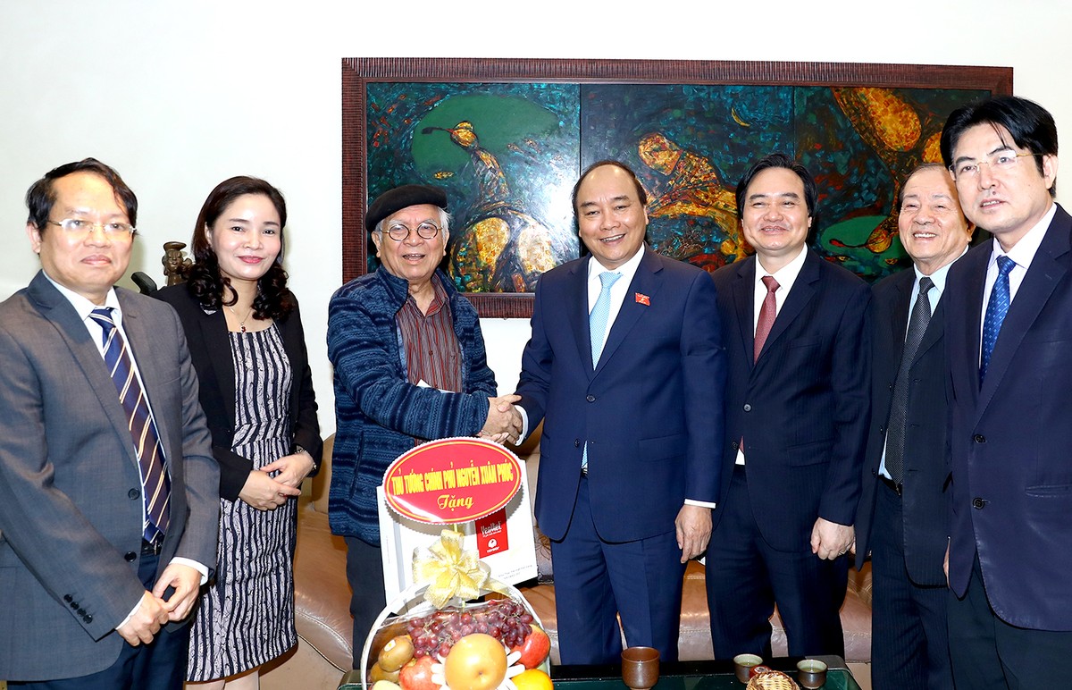 Thủ tướng thăm hỏi, chúc mừng các nhà giáo ảnh 2